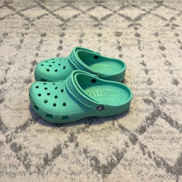 COPY - Teal crocs - Picture 2 of 4